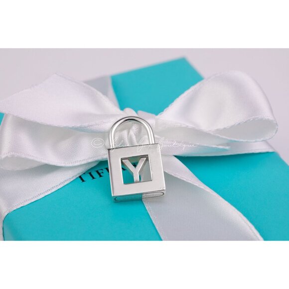Tiffany & Co. Initial Charm Letter "Y" Lock Pendant Alphabet Padlock in Silver - Picture 4 of 7